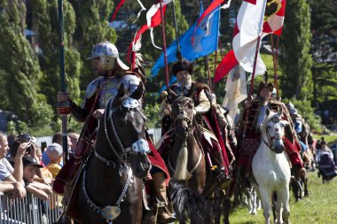 Kanatlı Hussars - askeri piknik üzerinde savaş inscenisation