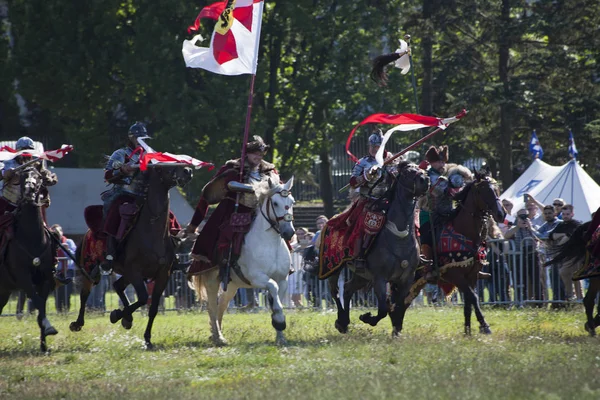Kanatlı Hussars - askeri piknik üzerinde savaş inscenisation