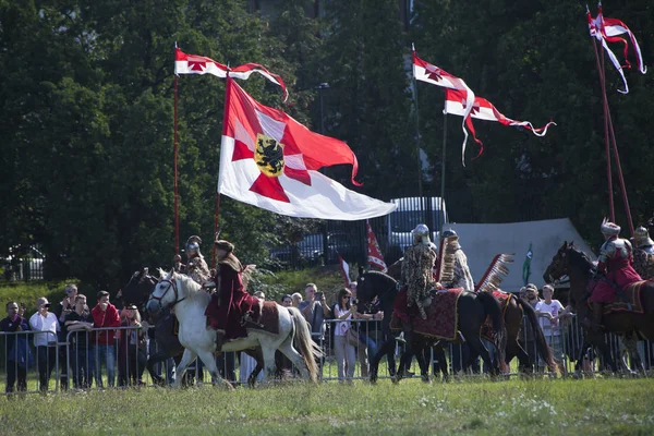 Kanatlı Hussars - askeri piknik üzerinde savaş inscenisation
