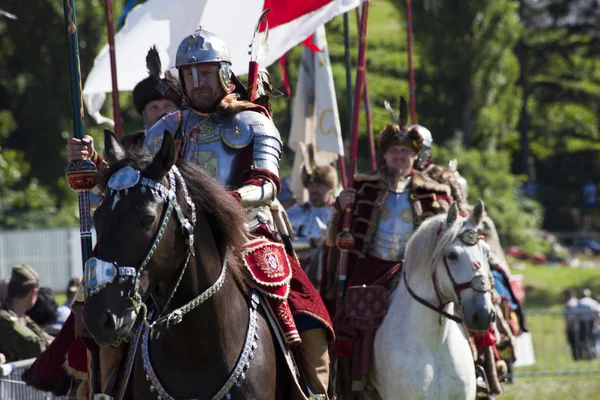 Kanatlı Hussars - askeri piknik üzerinde savaş inscenisation