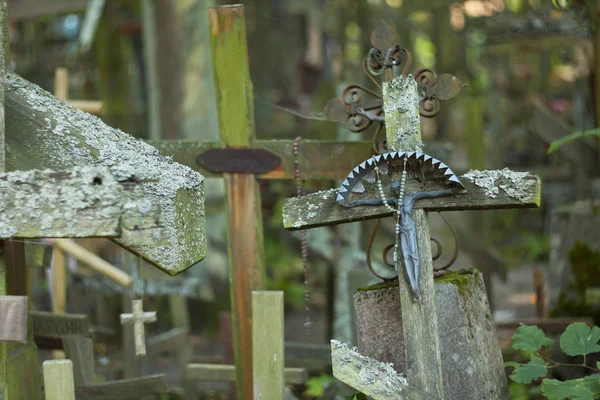Orthodox crosses brought by pilgrims to the Holy Mount of Grabarka. — Stock Photo, Image