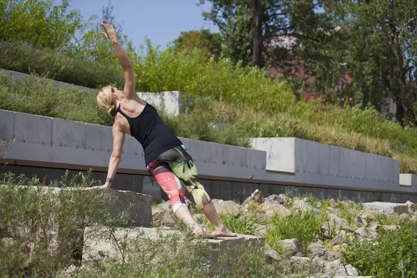 Kadının açık egzersiz yapması