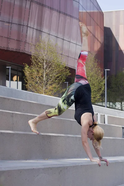 Kadının açık egzersiz yapması