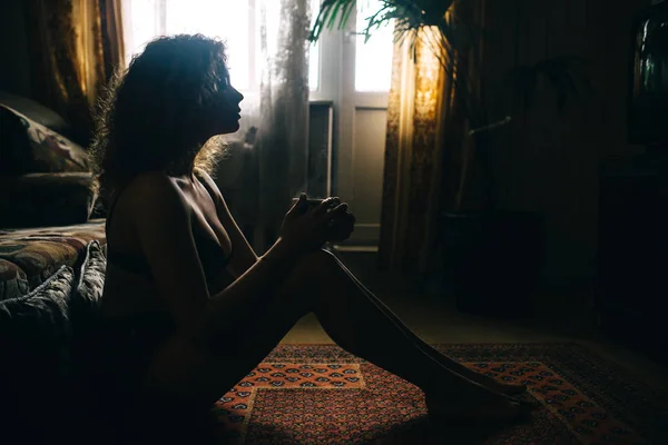 Loneliness in the empty apartment — Stock Photo, Image