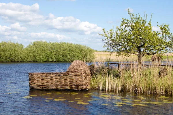 Cuna gigante en Kinderdijk, Holanda —  Fotos de Stock