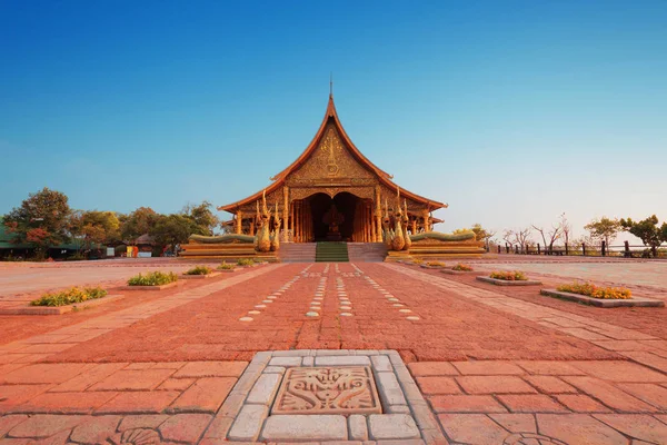 Templo Sirindhorn wararam — Fotografia de Stock