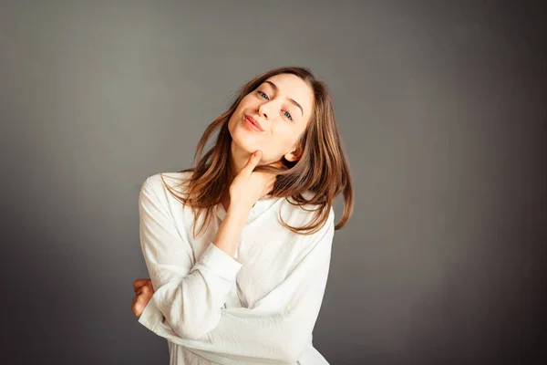 Jeune Fille Chemise Blanche Sur Fond Gris Femme Française Chemisier — Photo