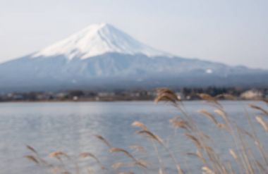 Fuji Dağı'nın bulanık arka planda sabah, Japonya