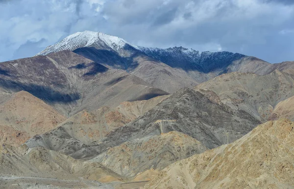 Paisaje montaña, norte de la India — Foto de Stock