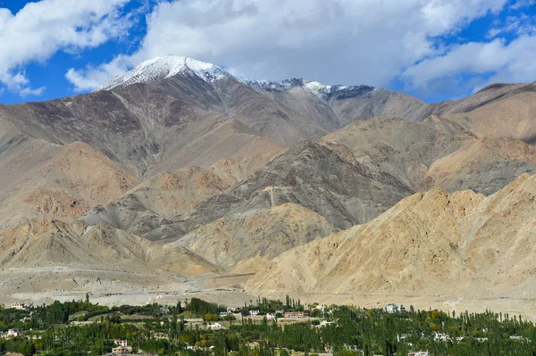 Paisaje de montaña, norte de India — Foto de Stock