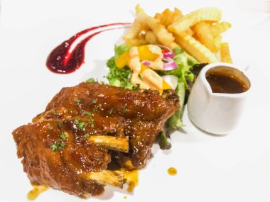 Domuz kaburga Barbekü çanak