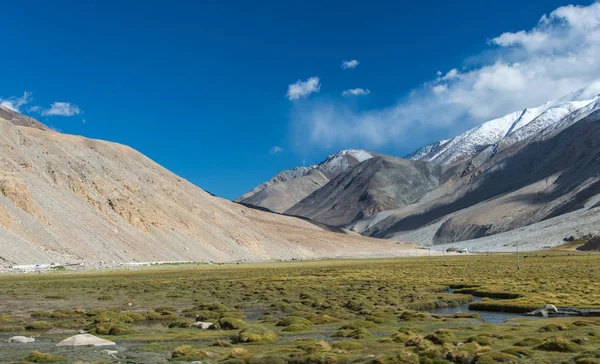 Paisaje de montaña, norte de India — Foto de Stock