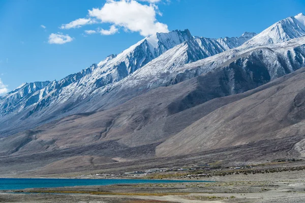 Paisaje de montaña, norte de India — Foto de Stock