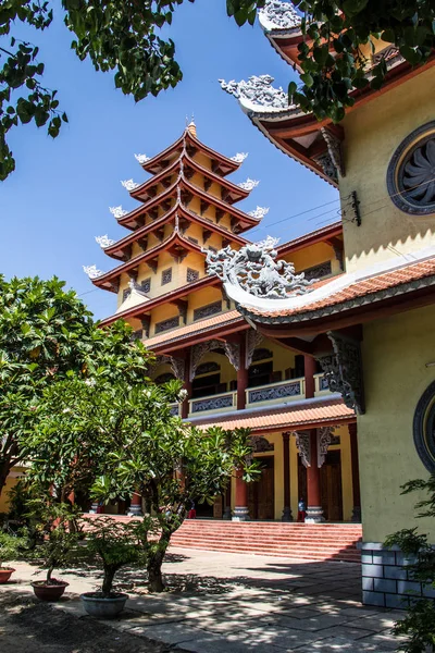 Buddhist temple Vietnam — Stock Photo, Image