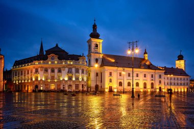 Büyük Meydanı'nda mavi saat