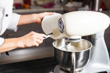 kek için hamur karıştırıcı