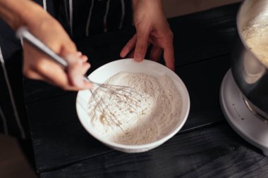 kek için hamur karıştırıcı