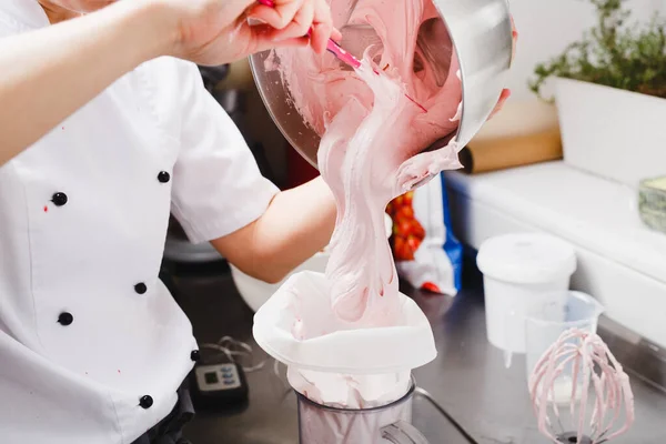 Prozess Des Kochens Von Marshmallows Einer Professionellen Küche — Stockfoto