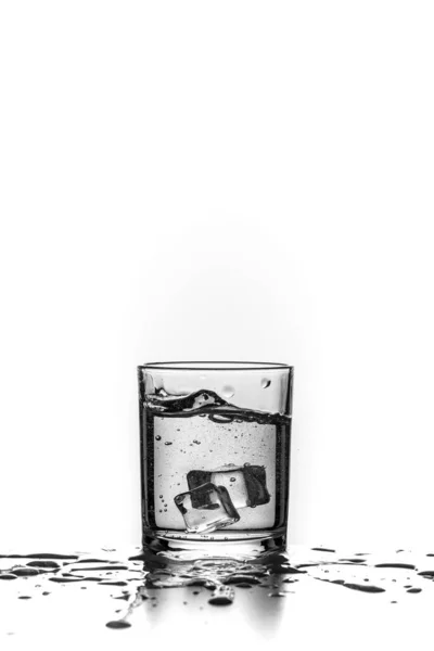 Vatten Glas Med Stänk Och — Stockfoto