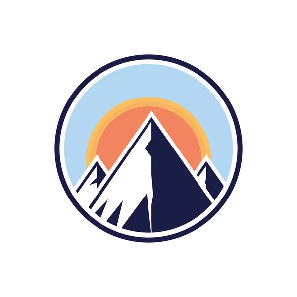 Mountain Flat Logo Illustration Vector Advantage Symbol Isolated White — Stock Vector