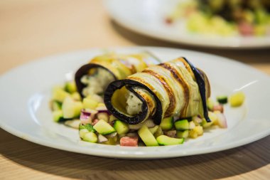 Tabakta yemek için özel tasarladığımız detay