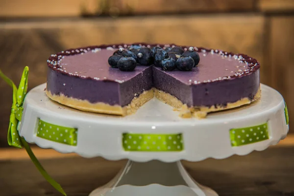 Delicious sweet baked cake with fruit — Stock Photo, Image