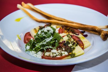 Tabakta yemek için özel tasarladığımız detay