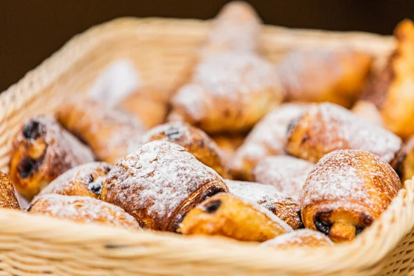 Deliciosos Productos Panadería Fresca Sabrosa Mesa Primer Plano — Foto de Stock