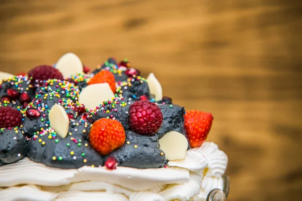 Pavlova Dessert Fresh Fruit Sweet Cream Closeup — Stock Photo, Image