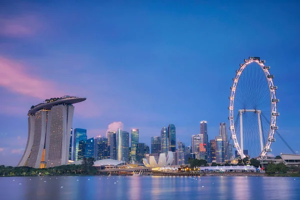 Singapur manzarası ve Marina bay sands — Stok fotoğraf