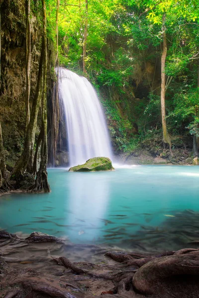 Erawan vattenfall, Erawan nationalpark i Kanchanaburi, Thailand — Stockfoto