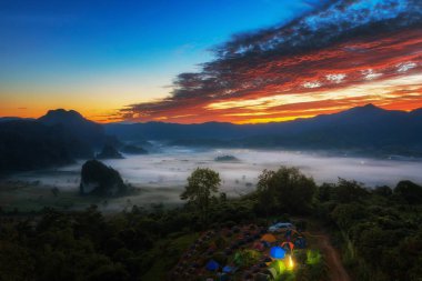 Phu Lanka dağ tepeleri Kuzey Tayland.