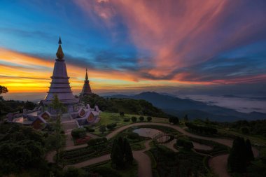 İki Yataklı pagoda doi Inthanon Milli Parkı içinde
