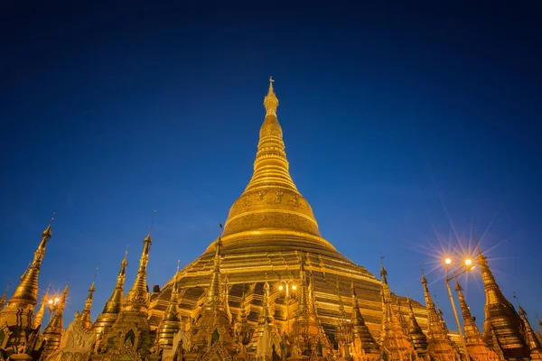Templo de Shwedagon em Rangum — Fotografia de Stock