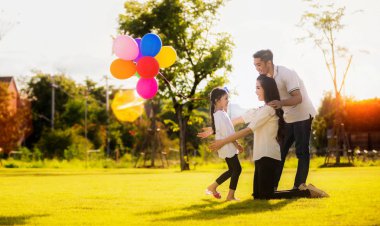 Annem ve babam için çalışan kızı