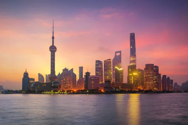 Pudong Skyline napkeltekor — Stock Fotó