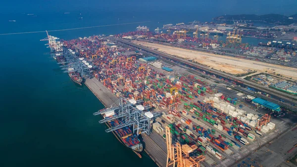 Landschap uit vogel oog weergave van de logistieke haven van Laem chabang — Stockfoto