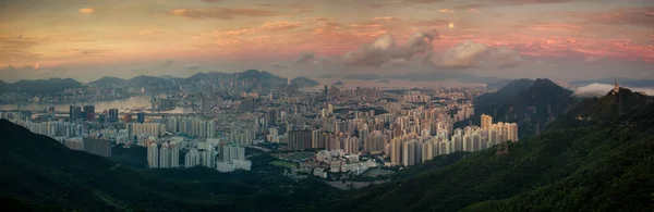Krajobraz, Hong kong i Kowloon, wschód słońca rano z mgły — Zdjęcie stockowe