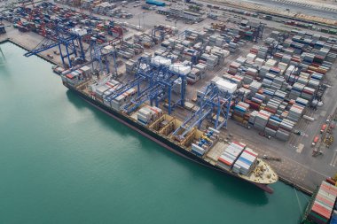 Lojistik liman, gemi taşımacılığı ve içe aktarma