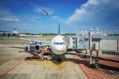 Düşük maliyetli havayolu ve küçük uçak yükleme ve otopark Singapur Uluslararası Havaalanı