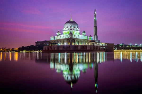 Mešita ve městě Kuala lumpur — Stock fotografie