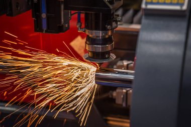 CNC Lazer Kesim Makinası Çelik Boru kesme için fabrika olarak çalışır, bu IMMAGE sanayi, teknoloji, üretim ve makine için kullanabilirsiniz
