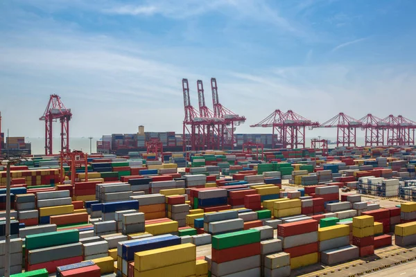Shanghai konteyner liman ve ulaşım merkezi — Stok fotoğraf