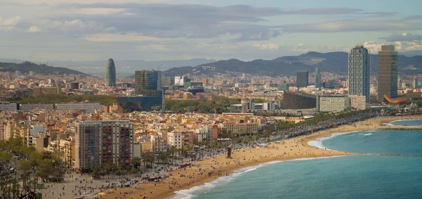 Playa de Barcelona al amanecer de la mañana —  Fotos de Stock