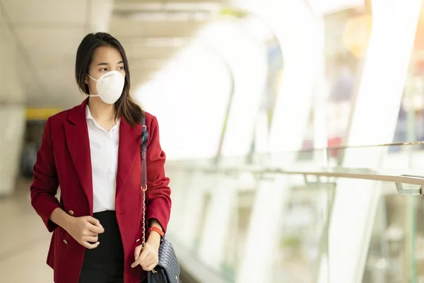 Asijská Dívka Použít Ochrannou Masku Pro Prevenci Korona Virus Nebo — Stock fotografie