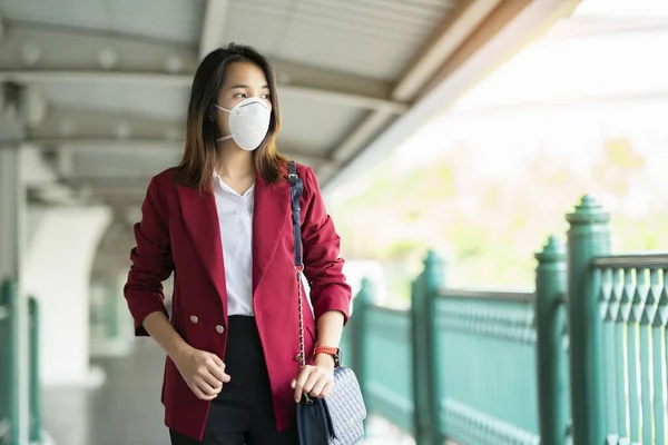 Asian Girl Use Protection Mask Prevent Corona Viruus Covic Train — Stock Photo, Image