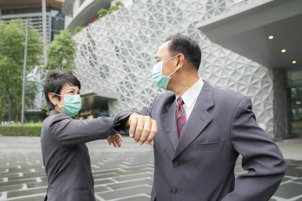 Old Asian Business People Greeting Togather New Methode Mask Prevent — Stock Photo, Image