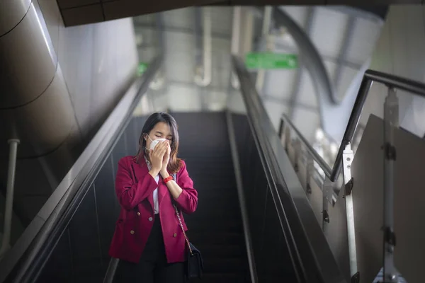 Asian Girl Use Protection Mask Prevent Corona Viruus Covic Office — Stock Photo, Image