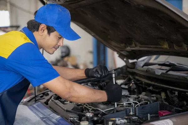 Hombre Asiático Servicio Automóviles Reparación Mantenimiento Concepto Personas Feliz Hombre — Foto de Stock