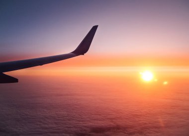 Gündoğumu, uçağın kanat